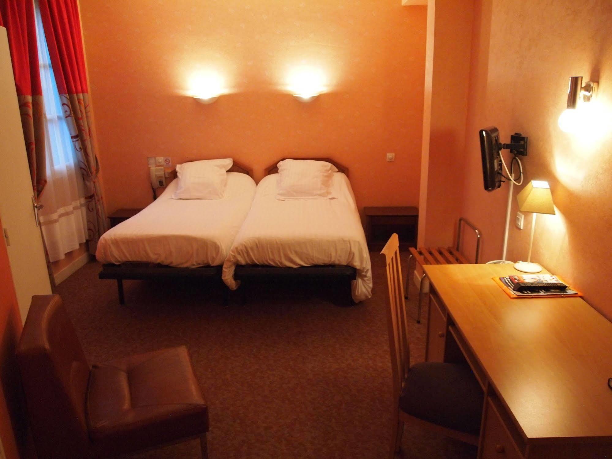 Hotel Le Petit Billot Vitré Zewnętrze zdjęcie